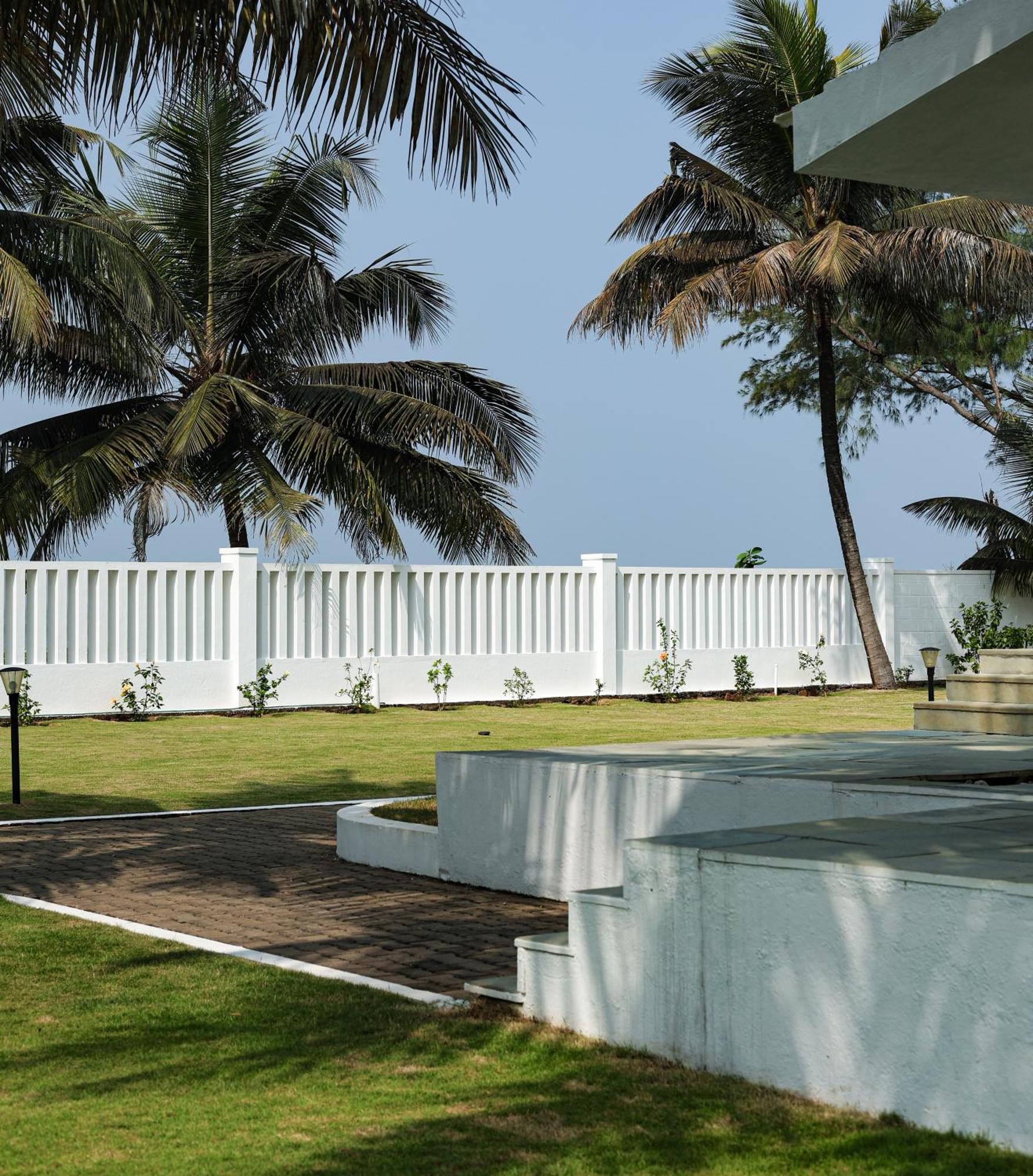 Seascape By Ewa Properties Malpe Bagian luar foto